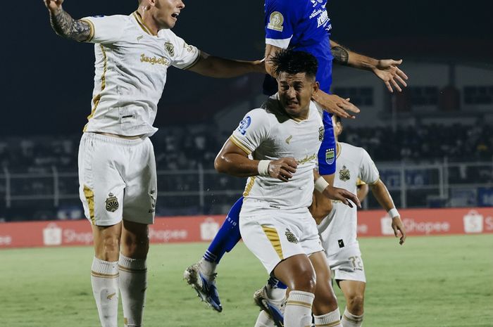 Persib dan Borneo FC Bersaing Ketat di Puncak Klasemen, Persija Tertinggal Tujuh Poin — image 1