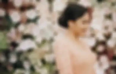 Simpel dan Mewah, Ini 4 Potret Pertunagan Putri Tanjung dan Pacar!