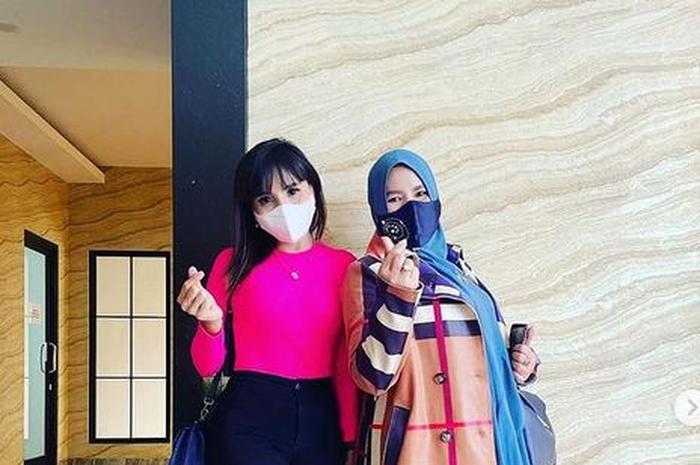 Rohimah akur bersama Eva Belisima