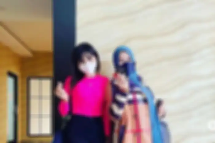 Rohimah akur bersama Eva Belisima