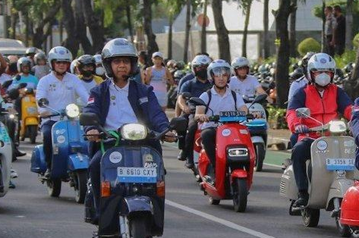 PJ Gubernur DKI Jakarta Heru Budi Hartono akan pakai mobil dan motor listrik untuk kendaraan dinas.