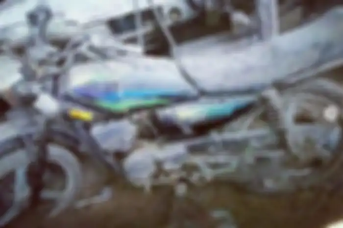 Yamaha RX King rusak tak bertuan.