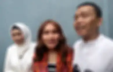 Sempat Minta Tanggung Jawab Ivan Gunawan Gara-gara Hamil Duluan, Begini Respon Ayu Ting Ting Sewaktu Sang Ibunda Jadi Bulan-bulanan Netizen: Ocehan Orang Cuma di Jempol Doang