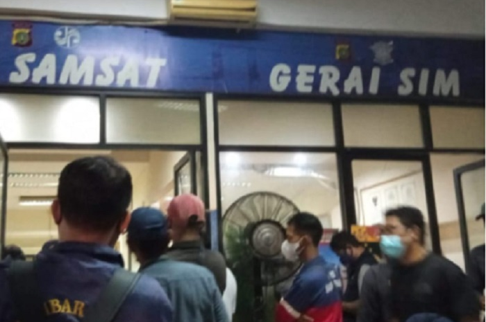 Tarif resmi pembuatan SIM C di Satpas SIM, ada biaya tambahan.