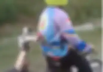 Bikin Geger, Video Honda C70 Bermuka Dua Jalan Terbalik, Pemilik Cuma Senyum-senyum