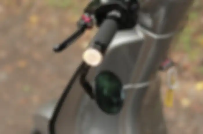 Kaca spion untuk antisipasi area blind spot