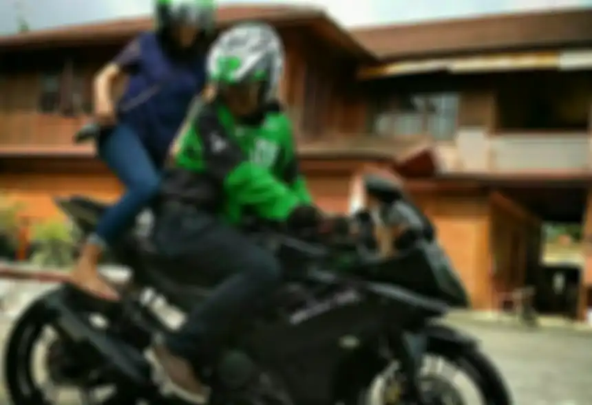 Ojek online pakai motor sport