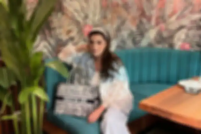 Ashanty dengan tas brandednya
