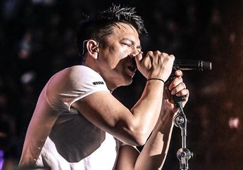 Konsernya Kerap Dipadati Kaum Hawa yang Tergila-gila Padanya, Ariel Noah Akui Pernah Alami Insiden Memalukan Ini Hingga Nyaris Split dan Pakai Handuk di Atas Panggung: Celananya Udah Gak Ketahan, Robek Semua...