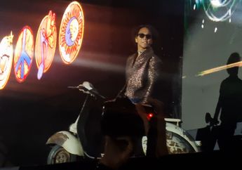 Naik Vespa ke Atas Panggung, SLANK Buka Konser Perayaan Ulang Tahun ke-41