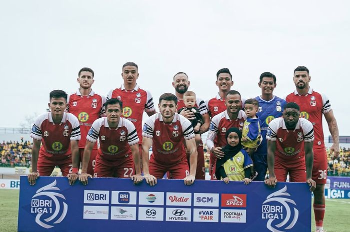 Skuad Barito Putera saat menghadapi Semen Padang pada pekan ke-22 Liga 1 2024/2025.