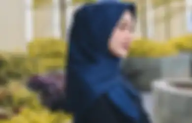 Bikin Cerah, 5 Warna Hijab Ini Wajib Dimiliki Hijaber Biar Wajah Enggak Kusam!