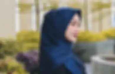 Bikin Cerah, 5 Warna Hijab Ini Wajib Dimiliki Hijaber Biar Wajah Enggak Kusam!