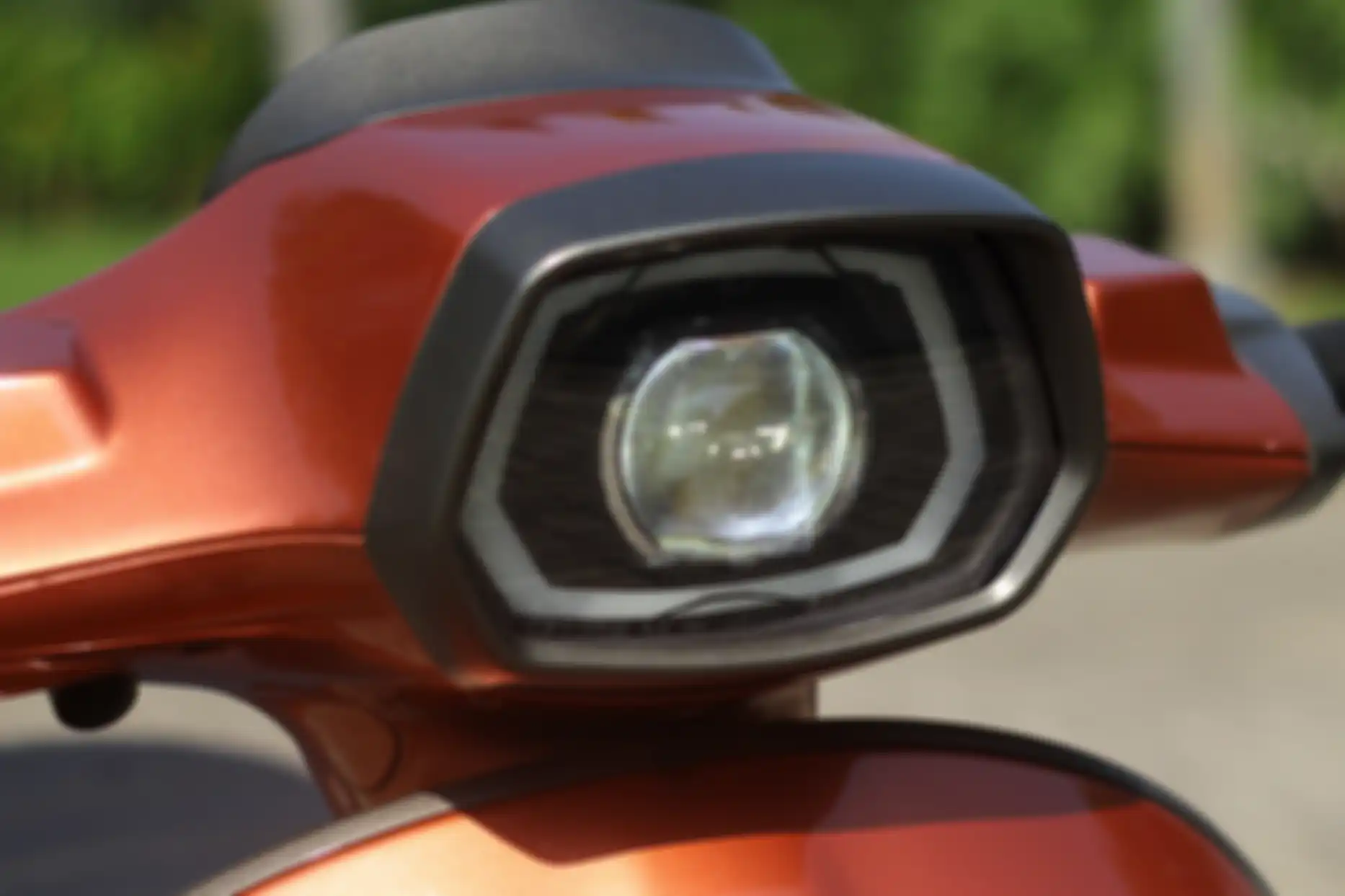 Lampu depan custom menggunakan proyektor Mitsubishi Pajero Sport Dakar, cahayanya josss