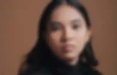 Dere Hadiahi Penggemar dengan Musik Video Tumbang di Tengah Pertunjukan Gelora