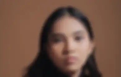Dere Hadiahi Penggemar dengan Musik Video Tumbang di Tengah Pertunjukan Gelora