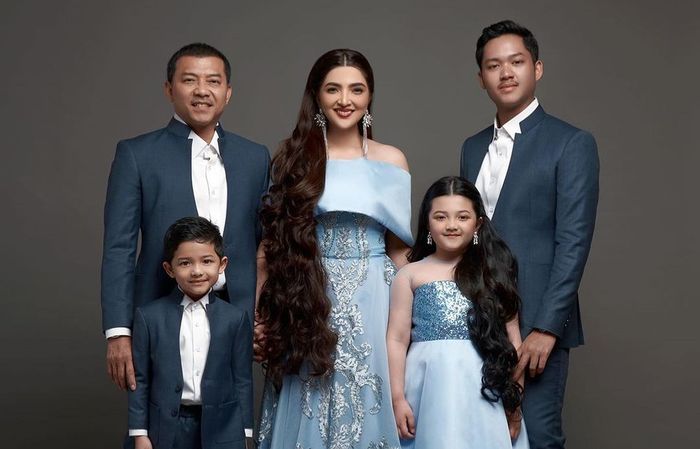 Keluarga Anang Hermansyah dan Ashanty.