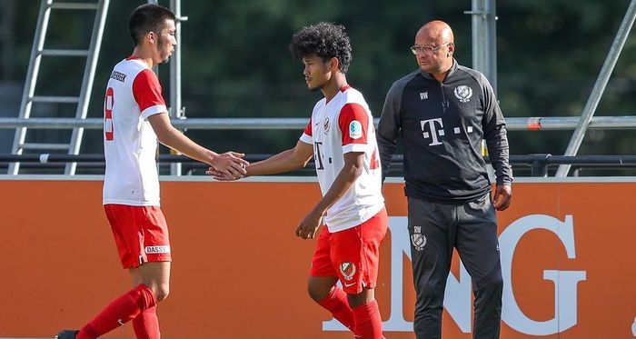 Bagus Kahfi saat melakoni debut bagi Jong FC Utrecht dalam laga uji coba kontra Top Oss (29/7/2021). 