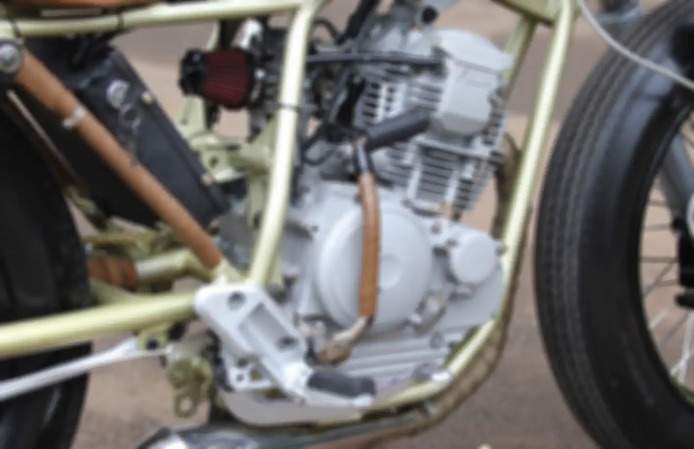Yamaha Scorpio bergaya brat bobber