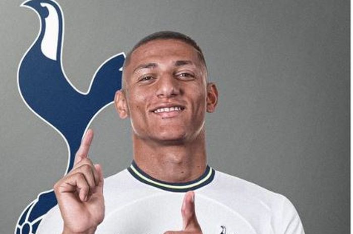 Striker Everton, Richarlison, resmi diboyong Tottenham Hotspur dengan harga 50 juta euro (sekitar Rp905,4 miliar).