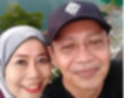 Dewi Yull dan sang suami, Srikaton