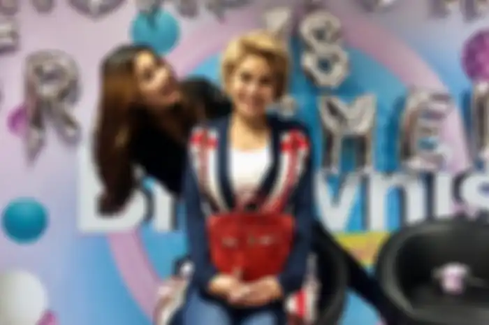 Ayu Ting Ting dan Nikita Mirzani.