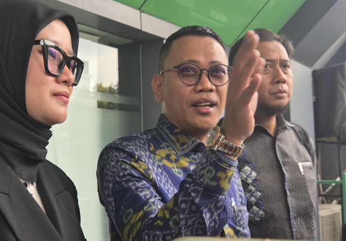 Kuasa hukum Nikita Mirzani saat ditemui di PN Jakarta Selatan, Selasa (24/2/2026).