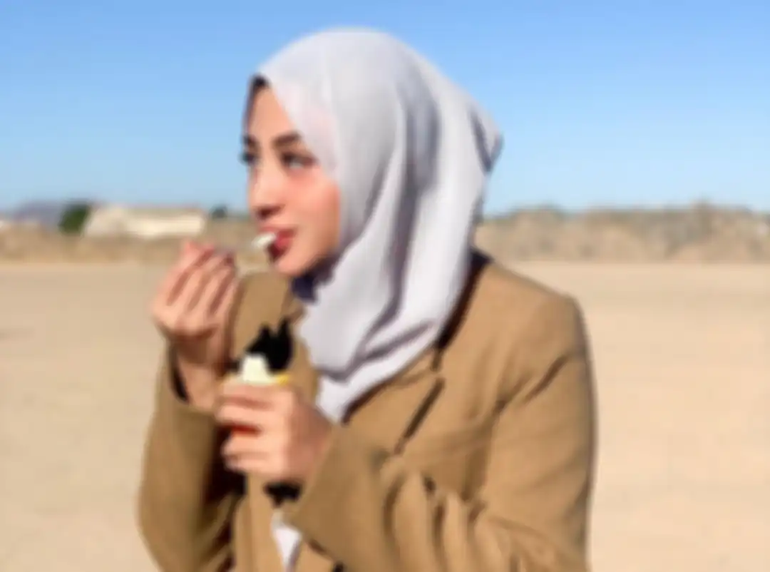 Margin Wieheerm saat nikmati es krim di Arab Saudi.