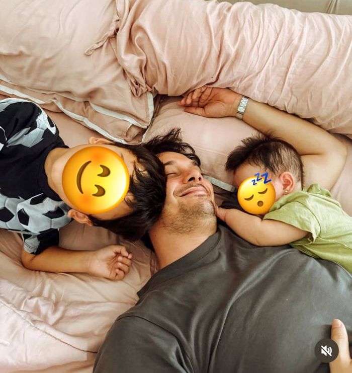 Andrew Andika membagikan momen berkumpul bersama kedua anaknya, usai bebas dari panti rehabilitasi.