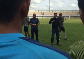 Video Latihan Menjadi Bahan Evaluasi Pelatih Persita Tangerang