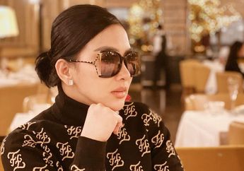 Nyaris Tak Muat Diisi Barang Apapun, Tas ala Kernet Bus Syahrini Harganya Bisa Sampai Puluhan Juta, Netizen: Nunggu Produk Tiruannya Aja!