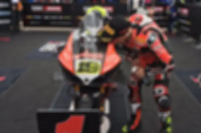 Alvaro Bautista dominan sejak sesi latihan hingga meraih superpole dan menang di raec 1 WSBK Aragon, (6/4/2019)