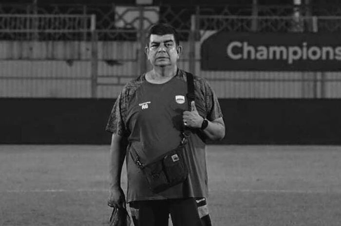 Dokter tim Persib Rafi Ghani berpulang ke Tuhan Yang Maha Esa.