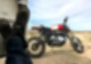 Jangkung Abis! Triumph Bonneville T100 Jarak Travel Suspensinya Sampai 9 inci
