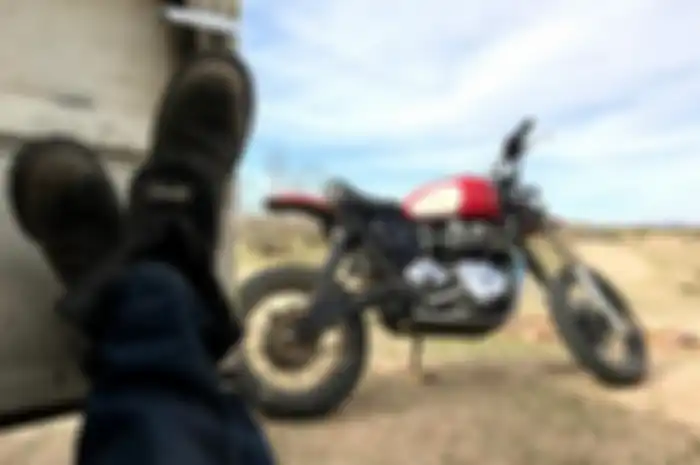 Triumph Bonneville T100 &ldquo;Vermillion&rdquo; besutan Modulus Creative