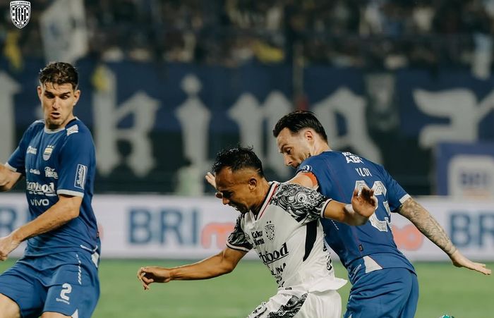 Persib vs Bali United pada pekan ke-19 Liga 1 2024-2025 di Stadion GBLA, Jumat (18/4/2025).