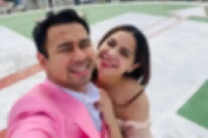 Rayakan Valentine, Raffi Ahmad Berikan Buket Bunga Mawar Super Besar ke Nagita Slavina
