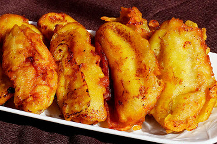 Mau bikin camilan untuk anak-anak yang sedang belajar di rumah, coba goreng pisang dan tambahkan bahan rahasia ini. Dijamin renyah!