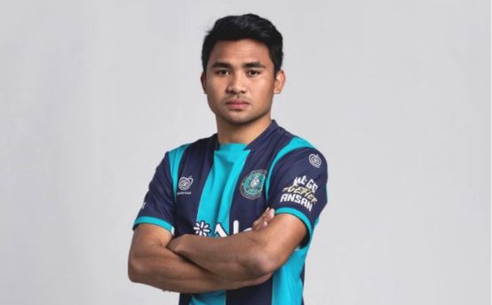 Pemain timnas Indonesia, Asnawi Mangkualam siap menyongsong musim 2022 bersama Ansan Greeners dengan posisi dan nomor punggung baru.