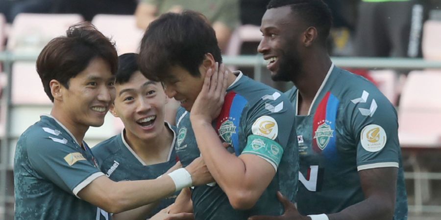 Video Lucu Pemain Korea Cetak Gol dengan Wajahnya