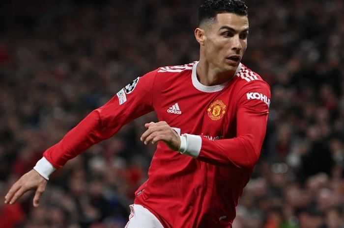 Wayne Rooney menanggapi balik komentar mantan rekan setimnya di Manchester United,Cristiano Ronaldo, dengan mengatakan bahwa semua pemain di dunia iri kepadanya.