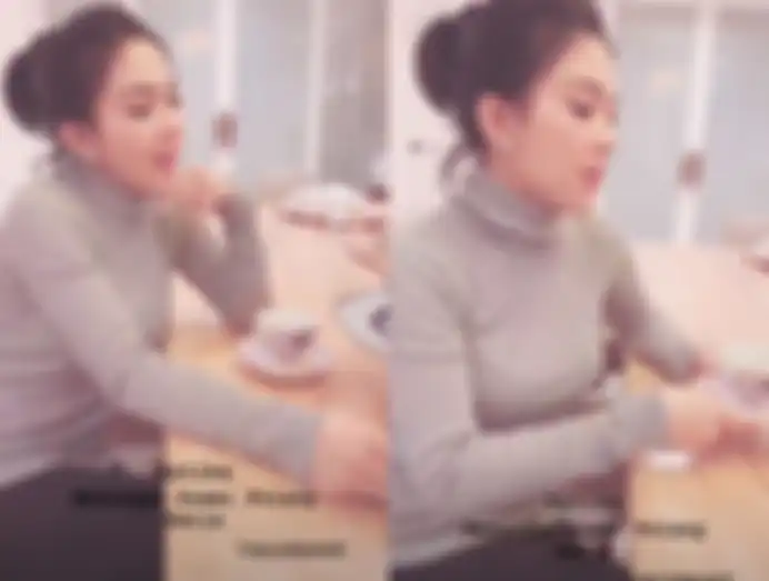 Penampilan rumahan Syahrini yang simpel dan sederhana saat menunggu sang suami, Reino Barack pulang kerja