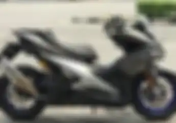 Mantaf! Aerox Pakai Setang Telanjang dan Knalpot Racing, Bikin Minder PCX150 Nih
