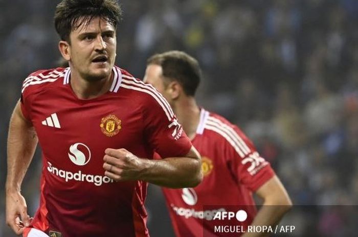 Bek Manchester United Harry Maguire mencetak gol di menit akhir untuk membuat pertandingan berakhir imbang 3-3 melawan Porto di Liga Europa, Jumat (4/10/2024) dini hari WIB.