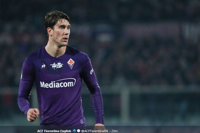 Bintang Fiorentina, Dusan Vlahovic, resmi selevel dengan Cristiano Ronaldo usai menyamai rekor berusia 61 tahun di Liga Italia.