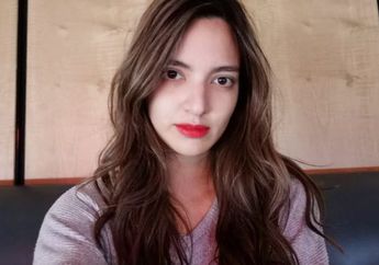 Usai Kepergok Tak Bisa Goreng Telur Sampai Ngupas Salak, Nia Ramadhani Pamer Keahlian Main Piano Bak Pianis Profesional