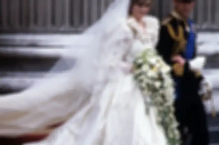Saat Putri Diana menikahi Pangeran Charles pada tahun 1981, mata dunia berharap pernikahan tersebut akan langgeng.