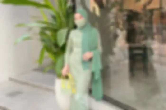 Inspirasi OOTD kondangan hijab warna sage green