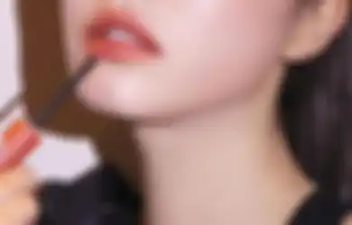 Anti Bibir Pecah-pecah, Pakai 5 Velvet Lip Tint di Bawah 100 Ribu Ini!
