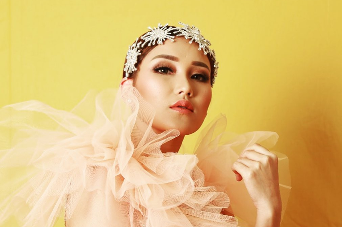 Unggah Foto Pakai Baju Super Ketat, Netizen Beri Komentar yang Menohok pada Ayu Ting Ting
